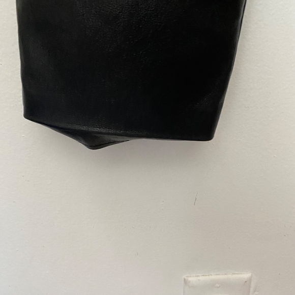 Aritzia Wilfred The Melina Vegan Faux Leather Grunge Straight Leg Pant in Black - Picture 4 of 6